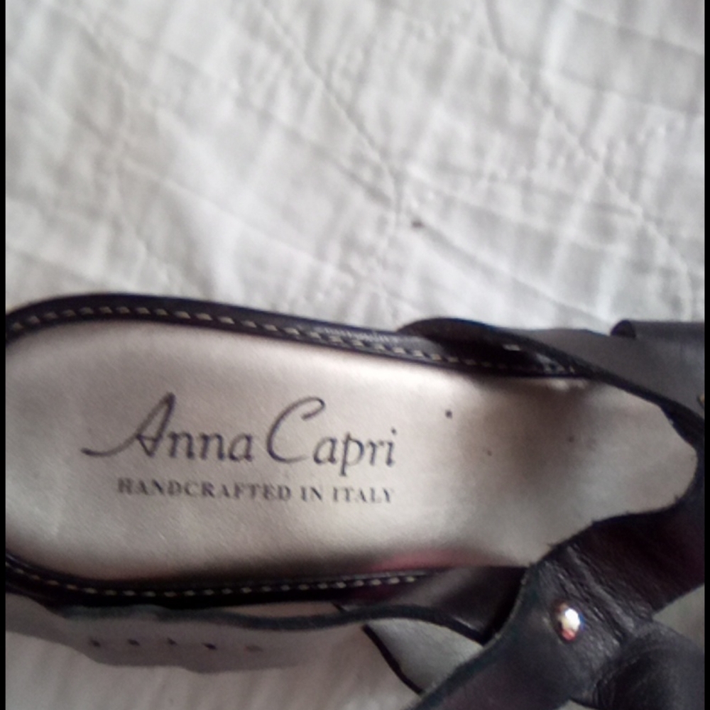 Shoes - Picture 4 of 4